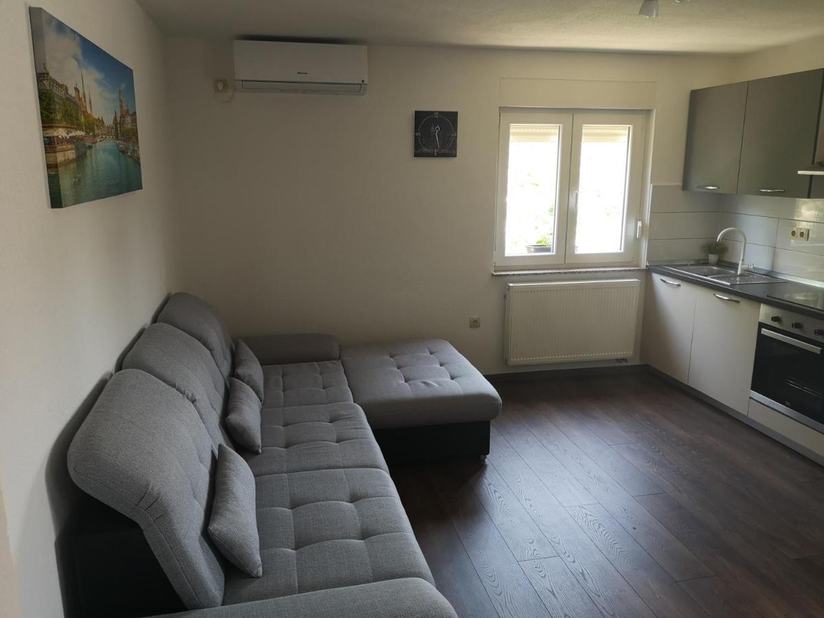 Apartmani Manda Омишаль Екстер'єр фото
